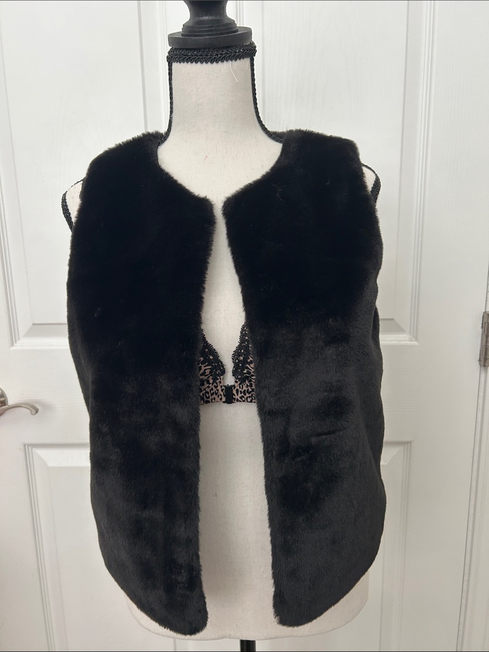 Cat & Jack Black Faux Fur Vest - Girl Cozy Sleeveless Vest, Sz. L 10/12.